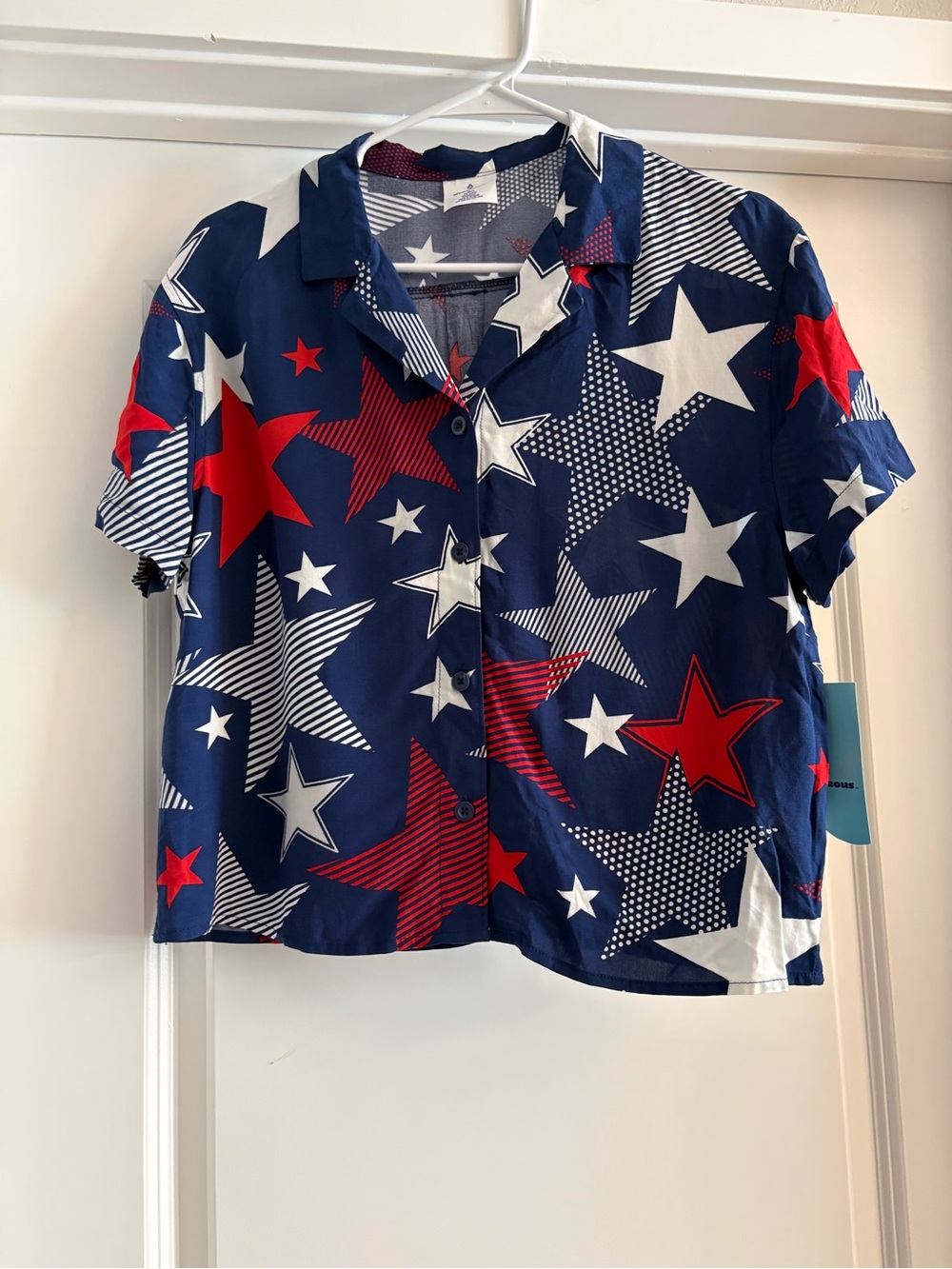 NWT Juniors Short-Sleeve Button-Down Star Print Shirt - Navy, Red & White
